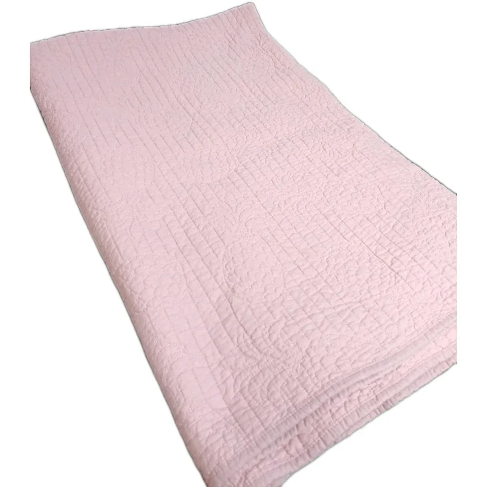 Pink Pineapple Crown And Ivy Twin Size Bedspread And One Pillow Case 100% Cotton